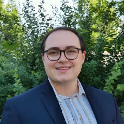 Headshot of Cole Allen